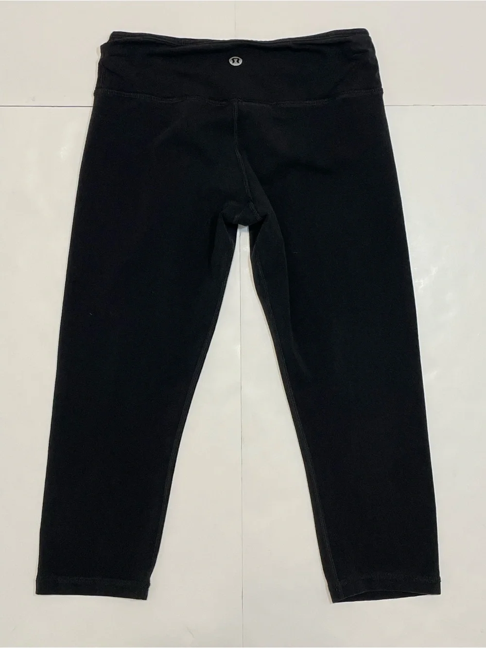 Lululemon Black Cropped Activewear Leggings - Size 4 (Fits XS) 17